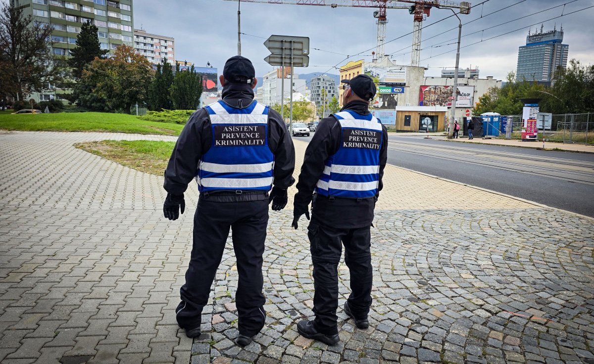 Liberec si i bez státní dotace udrží asistenty prevence kriminality. Sníží pouze jejich počet