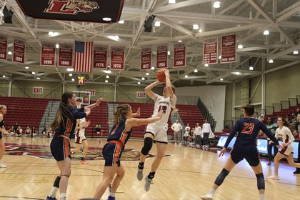 Women’s basketball loses to Lehigh, bests Bucknell