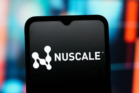 GE Vernova (NYSE: GEV) Edges Out NuScale Power (NYSE: SMR) As The Smarter Small Modular Reactor Bet