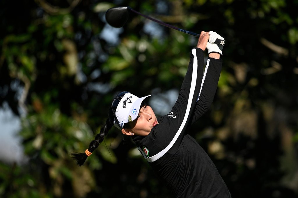 Nasa Hataoka surges past Jeeno Thitikul, leads after 1st round of LPGA Tournament of Champions