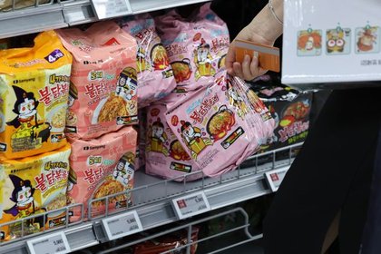 Samyang Foods’ Sales Top 2 Trillion Won for First Time on Buldak Boom