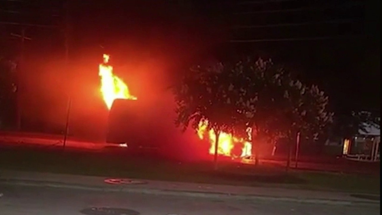 'A big fireball': Witness describes dramatic RV fire in Dekalb County