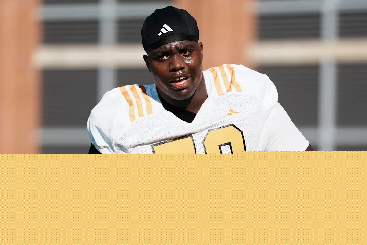 How Tennessee tackle David Sanders overcame his fear of being a 5-star bust