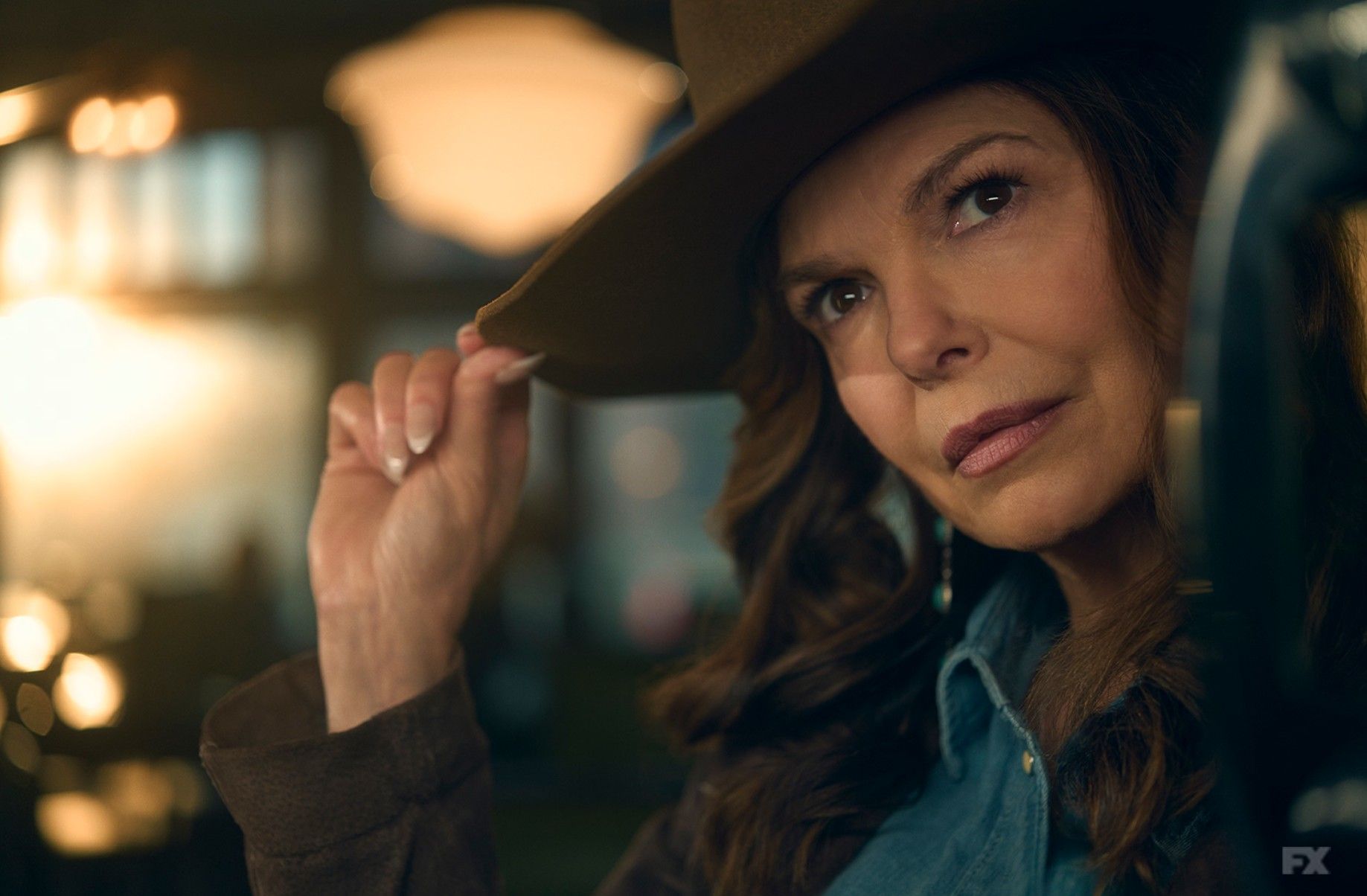 You have to watch this hat-wearing whodunnit with a perfect soundtrack