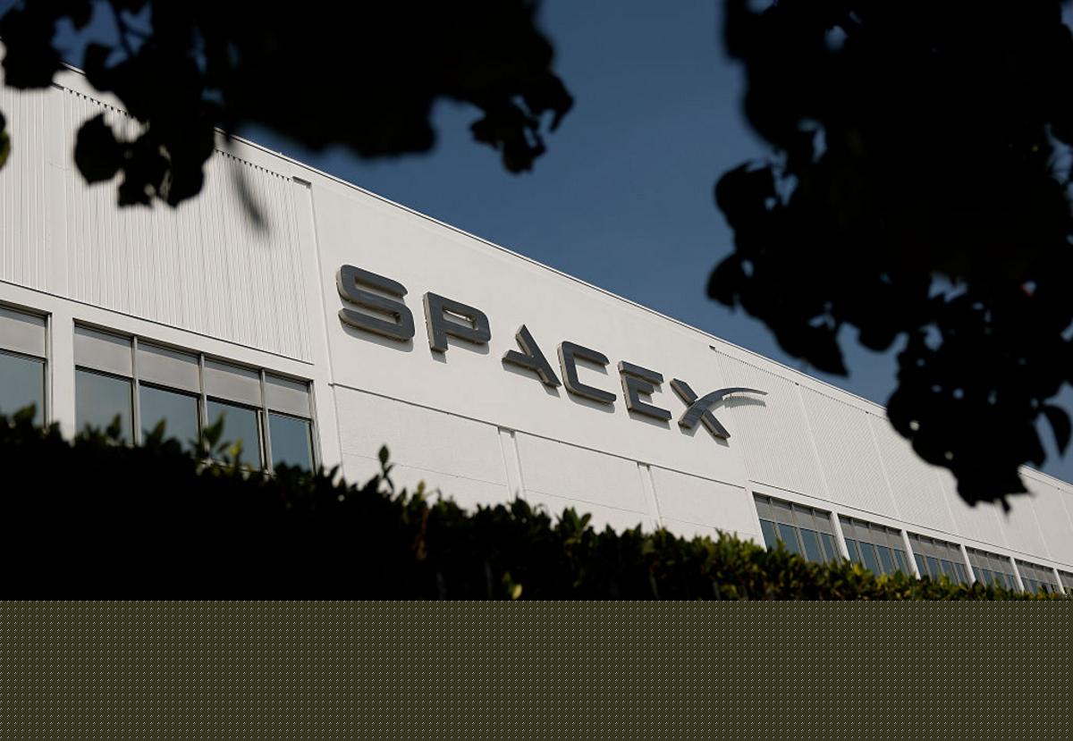 Tesla and SpaceX Team Up to Build World’s Largest Building in Texas
