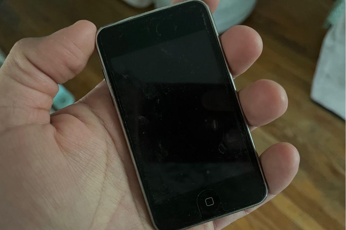 See how these NJ kids reacted being introduced to the iPod