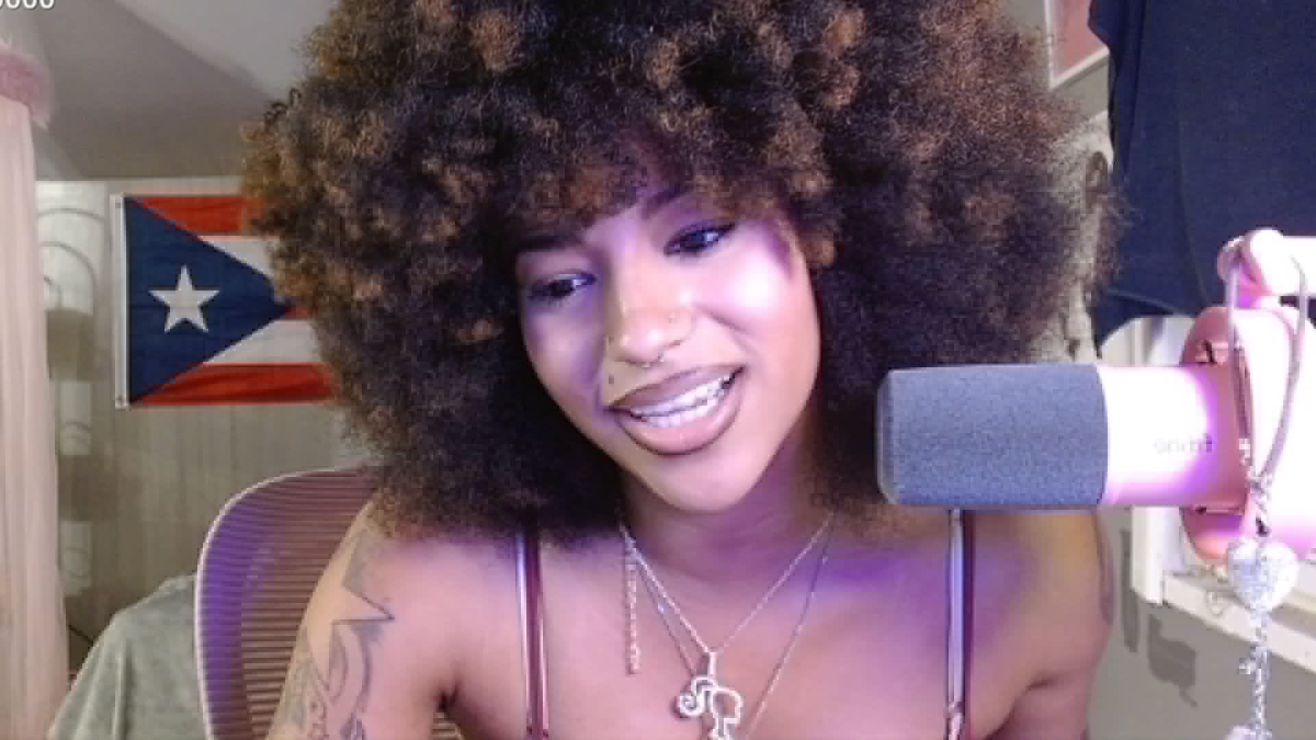 Who is Jaymommy, aka "Jaymommy0"? Twitch streamer seemingly goes on racist rant during Minecraft stream