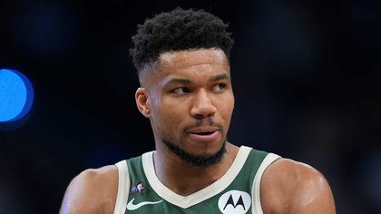 This no-brainer Giannis trade package is too good for Bucks to refuse