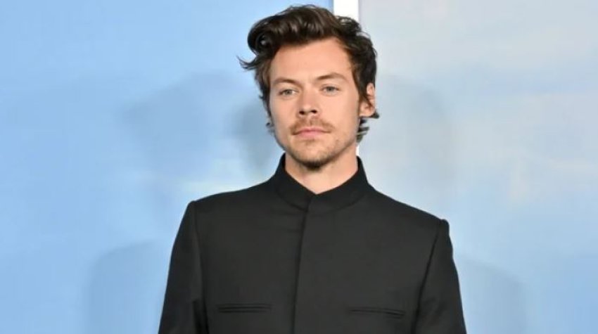 Fansat sulmojnë Harry Styles për biletat e turneut: Je lakmitar dhe i shkëputur nga realiteti
