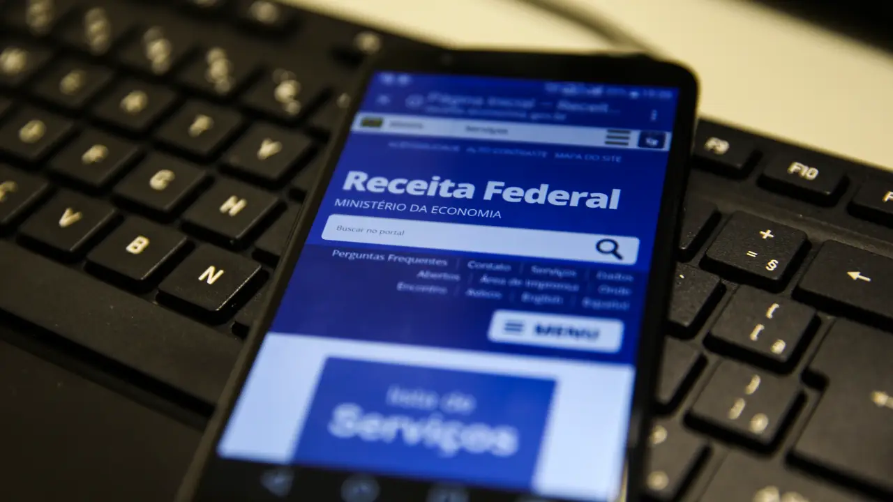 Quanto você vai economizar com a isenção do IR? Sociedade civil lança ferramenta simples que calcula o que vai mudar
