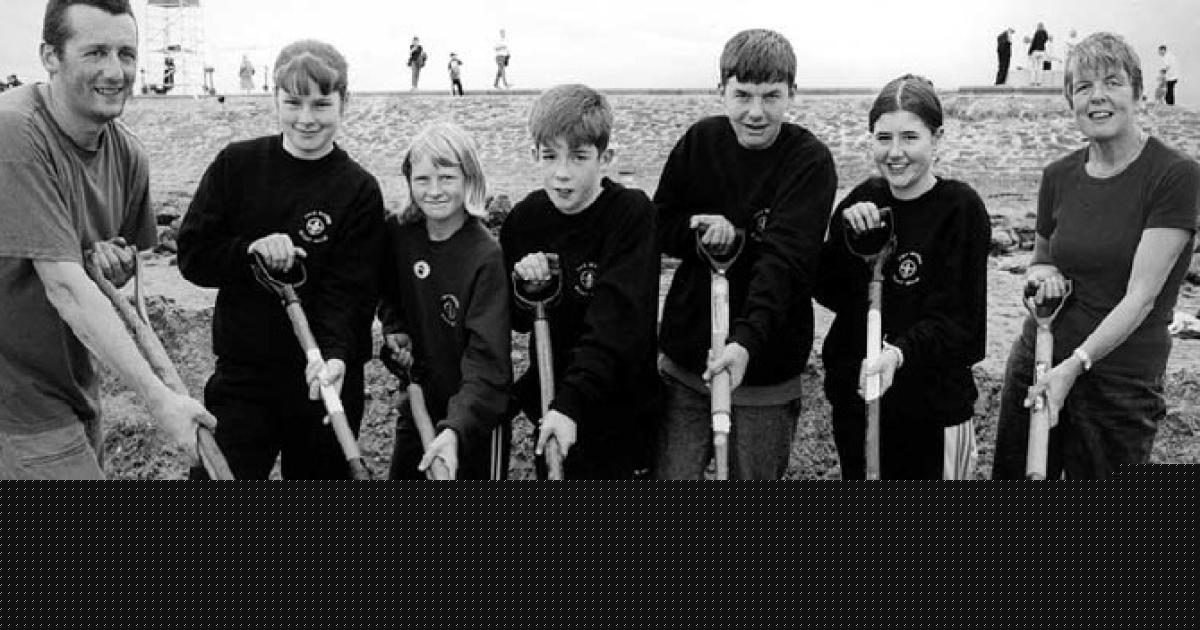 Looking back at our favourite Irvine and Kilwinning photos from September 2000