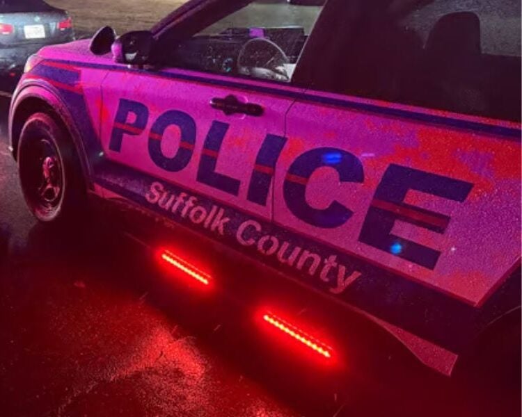 Motorcyclist dies in East Islip crash on Main Street