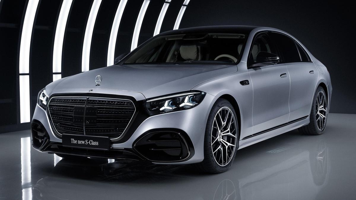 2026 Mercedes-Benz S-Class revealed with stars in its eyes