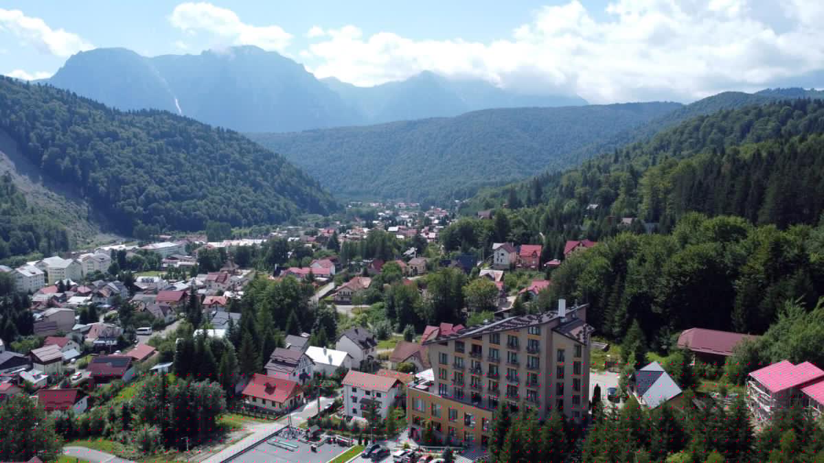 Provocările antreprenorilor din Azuga. Liliana Bojian (Carpat Inn): Avem ceva ce nu găsești în altă parte / Ce spune de voucherele de vacanță
