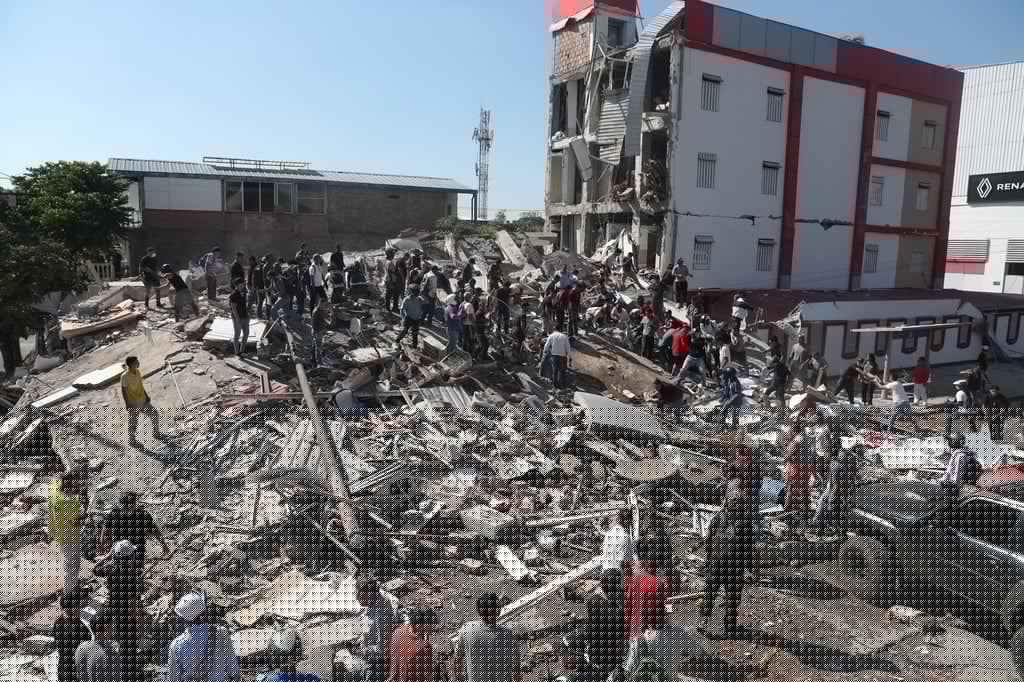 Magnitude-7.4 quake hits western Colombia, collapsing buildings and killing at least 79 people