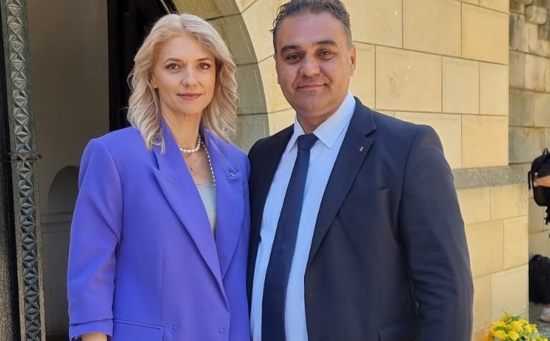 Comentariu la „Ciumeților, nu vă e, măh, rușine?!” – Argeșenii, revoltați după ce conducerea PNL nu a avut nicio reacție după moartea lui Mircea Diaconu de Ion Obilică