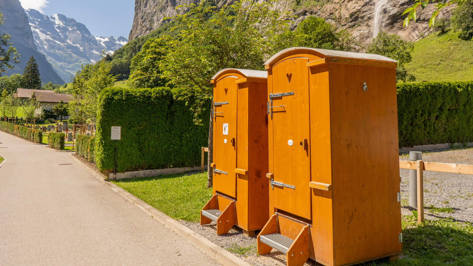 This European City Filled With Endless Lake Views Has The Most Public Bathrooms Of Any 'Tourist City' In The World