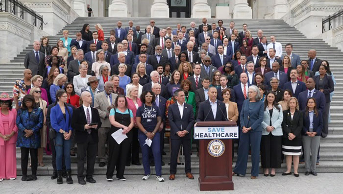 Democrats: Republicans Control House, Senate, White House & Own Shutdown