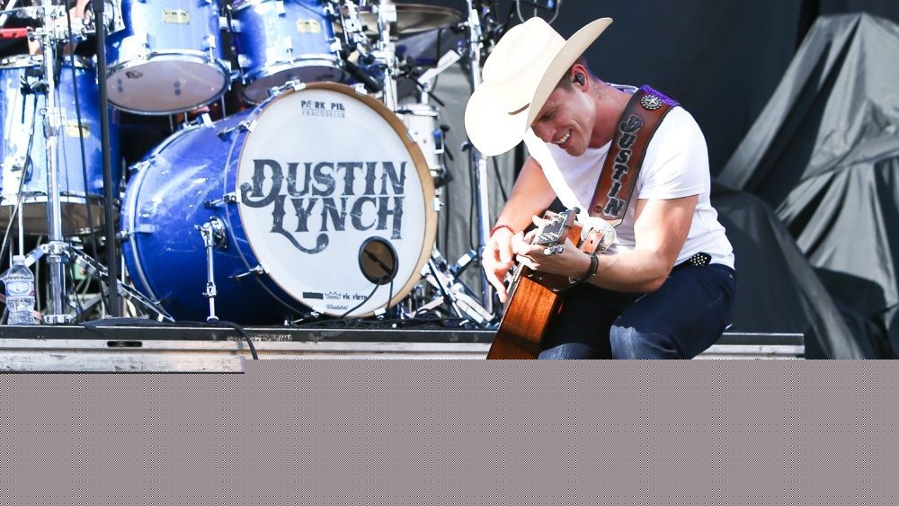 Dustin Lynch to celebrate career milestones with ‘Setlist Staples – 10 #1’s’ collection