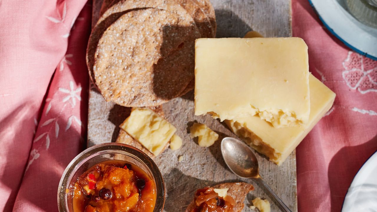 8 best ready-made picnic hampers