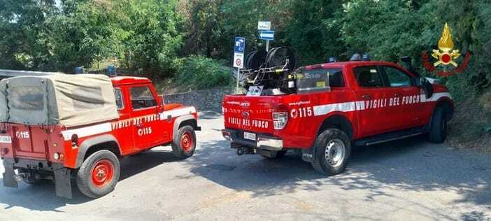 Vado, ancora un incendio a San Genesio: intervento dei vigili del fuoco e della protezione civile