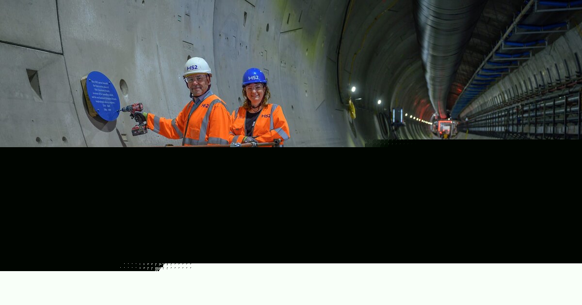 HS2 installs a plaque 40 metres below London to celebrate the Brunels’ engineering legacy