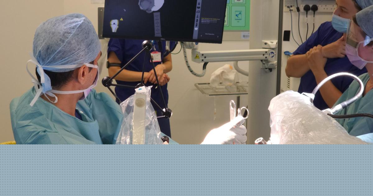 Hospital becomes first in south east London to introduce robot-assisted surgery