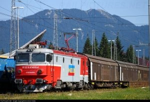 FOTO Polițiștii i-au săltat cu trenul: Percheziții la rețeaua care a jefuit CFR Marfă
