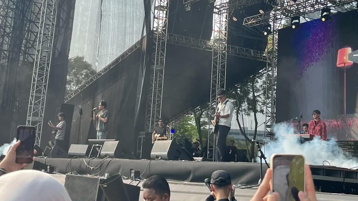 Juicy Luicy Ajak Korban Sakit Hati Nyanyi Bareng di The Sounds Project Vol 9