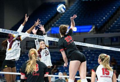 Van De Wiele, Bauer earn CUSA weekly honors