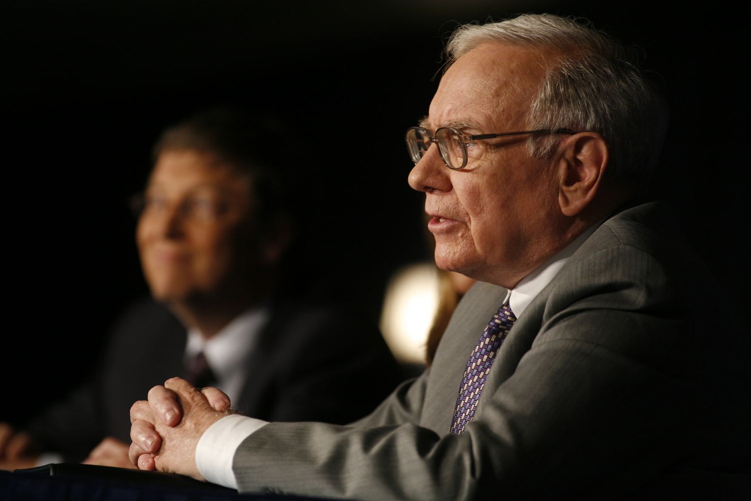 Warren Buffett Explains Why Investors Should Favor 'Approximately Right' Over Precise Mistakes