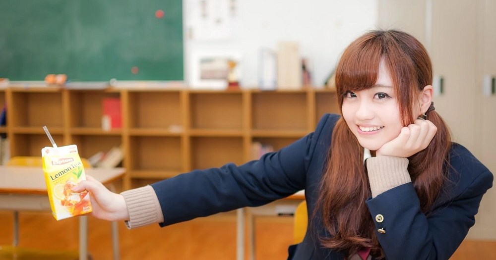 Japanese convenience store opens new branch inside public high school【Video】