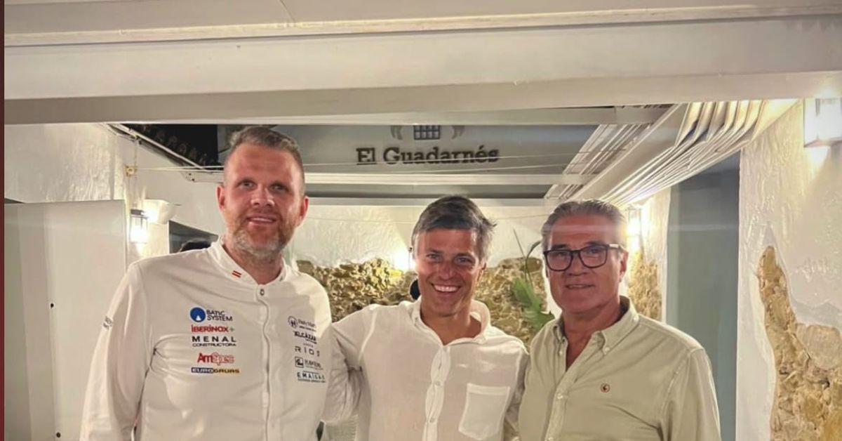 Leopoldo López disfruta de la gastronomía de San Roque en El Guadarnés durante sus vacaciones en el sur de España