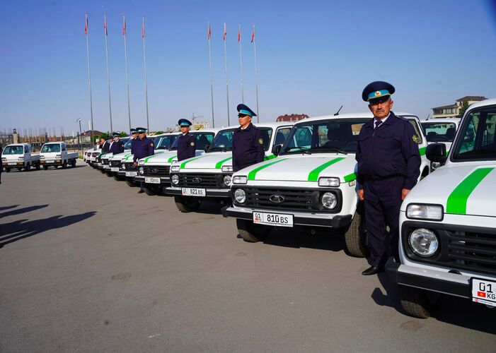 Cabinet hands over equipment and vehicles to Natural Resources Ministry