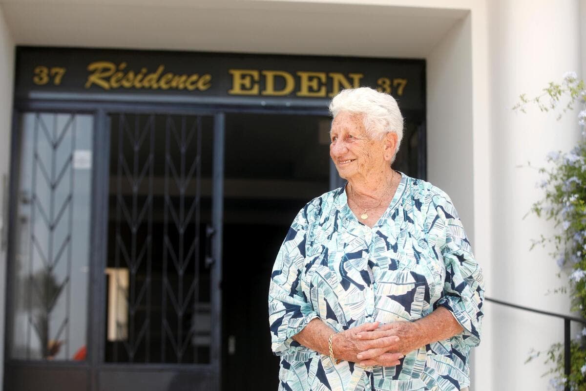 « Mimi », gardienne de la Résidence Eden à Roquebrune-Cap-Martin veille sur les résidents depuis 58 ans