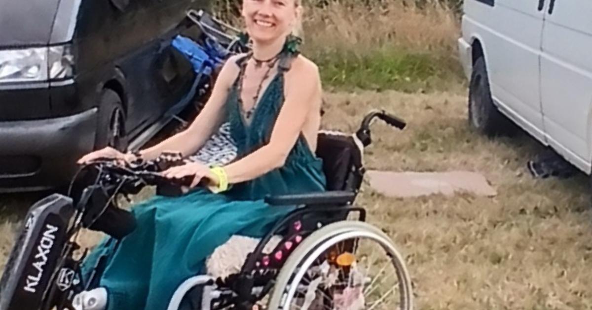 Winchester woman celebrates new wheelchair add-on after generous donations