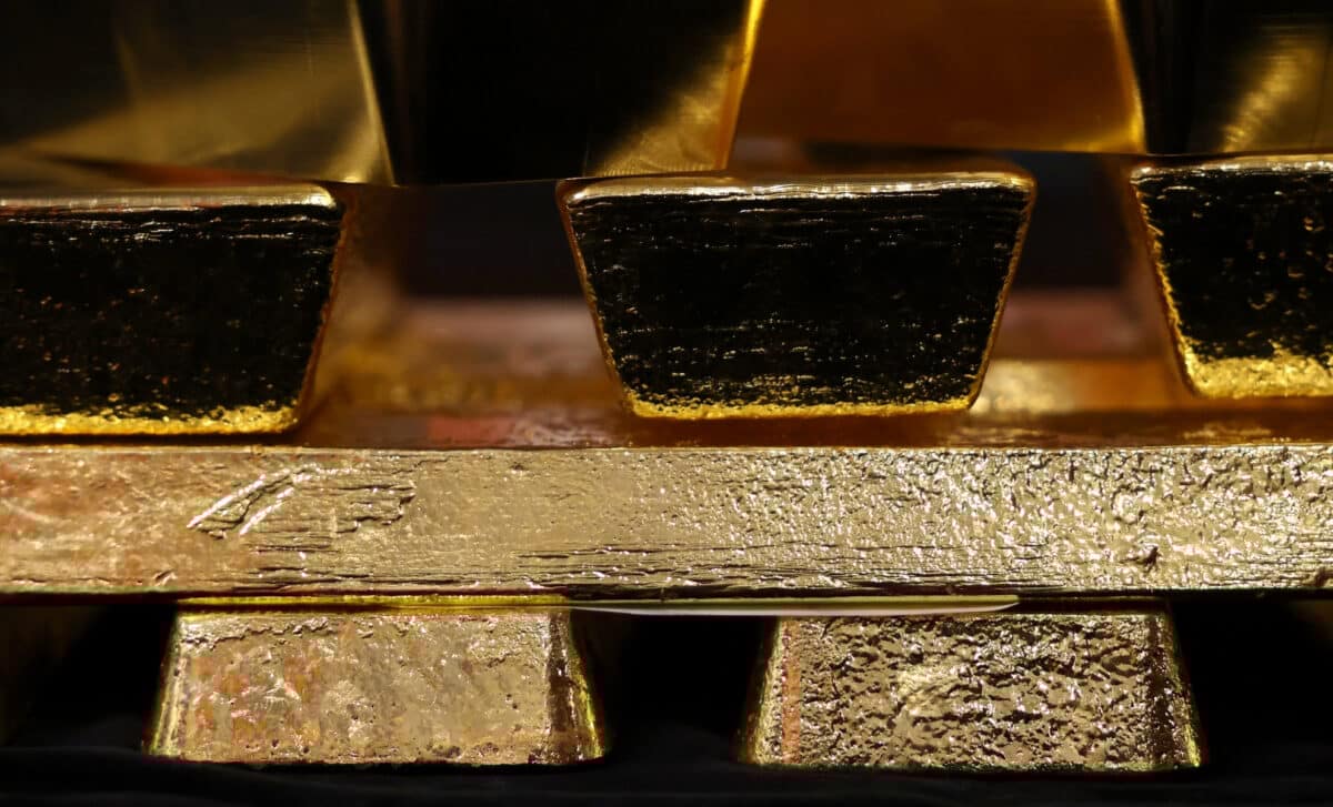 The Soviet Union Lost 465 Gold Bars in a WWII Shipwreck, Until a Diver Finally Radioed: “I’ve Found the Gold!” Nearly 40 Years Later