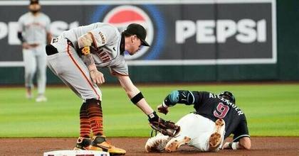 Giants snap skid with 11th-inning explosion against D-backs