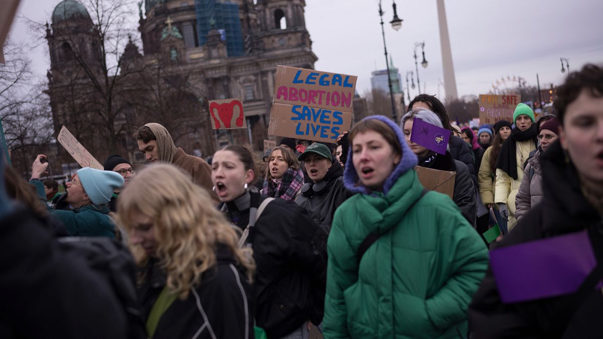 La Comisión Europea estudiará un fondo para el acceso al aborto en toda la UE