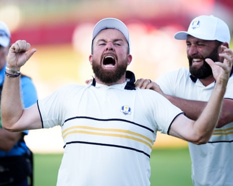 Lowry sinks putt that retains Ryder Cup for Europe as they hold off US comeback