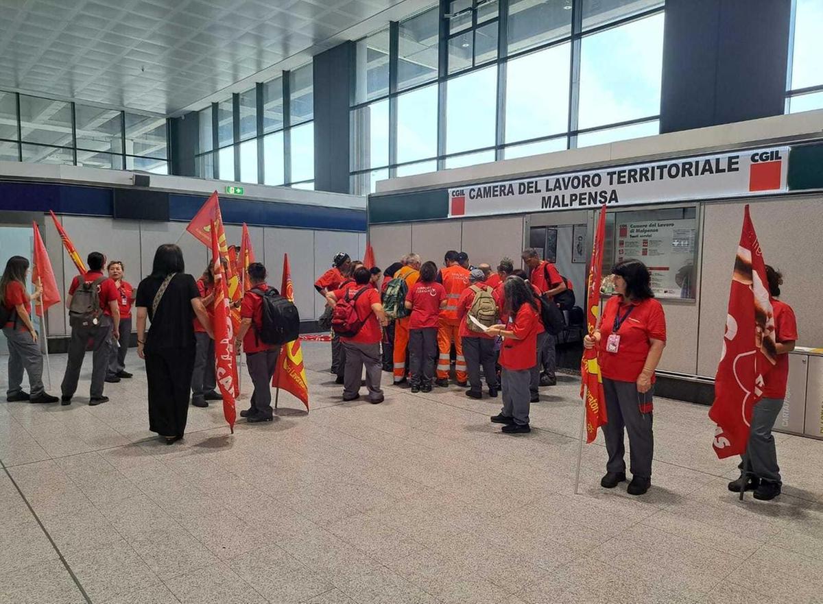 Pulizie a Malpensa, nuovo corteo. La Cgil scrive al Comune di Milano