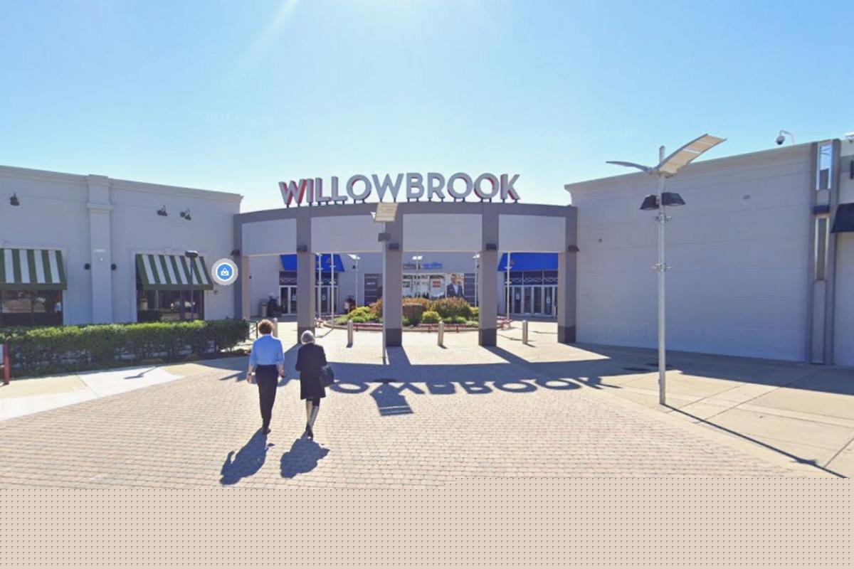 This New Jersey mall's new paid parking sparks shopper backlash