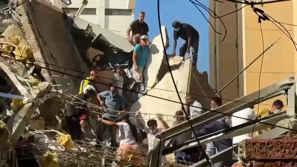 At least 111 dead after massive 7.4 magnitude earthquake strikes Colombia