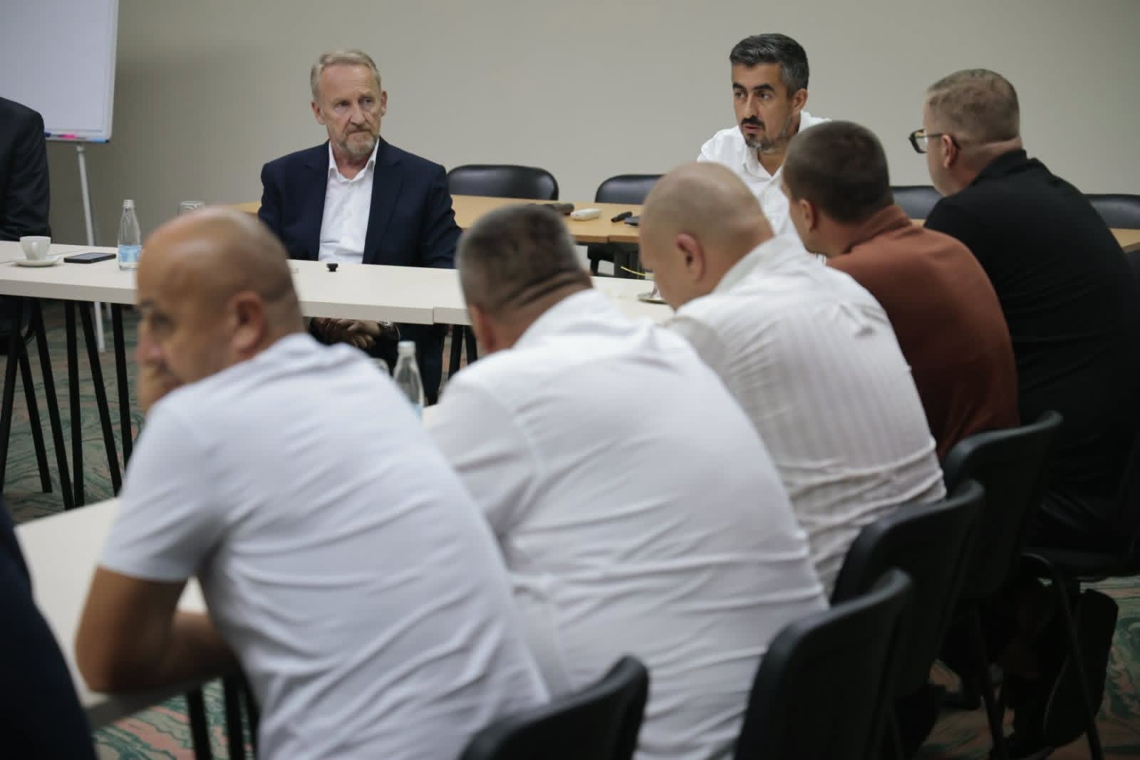 Izetbegović backs dismissed Mostar utility workers, calls for their reinstatement