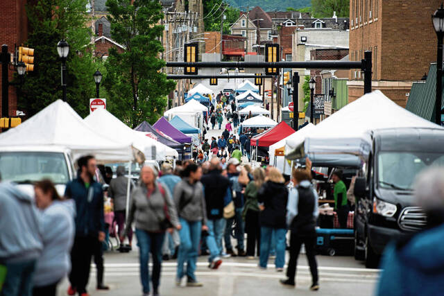 Latrobe OKs 3-year agreement to keep country market on Ligonier Street in city