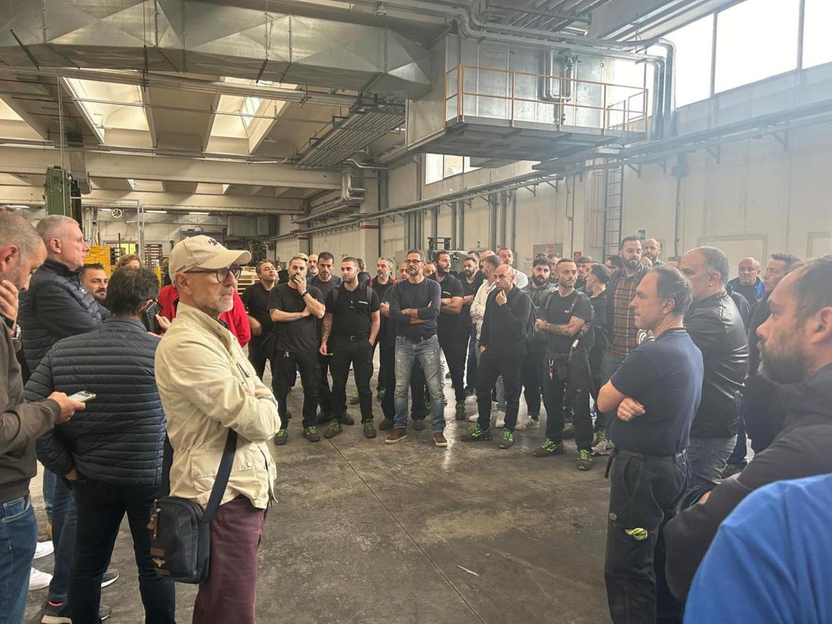 Fedrigoni, luci e ombre all’incontro: "Ma alcuni torneranno al lavoro"
