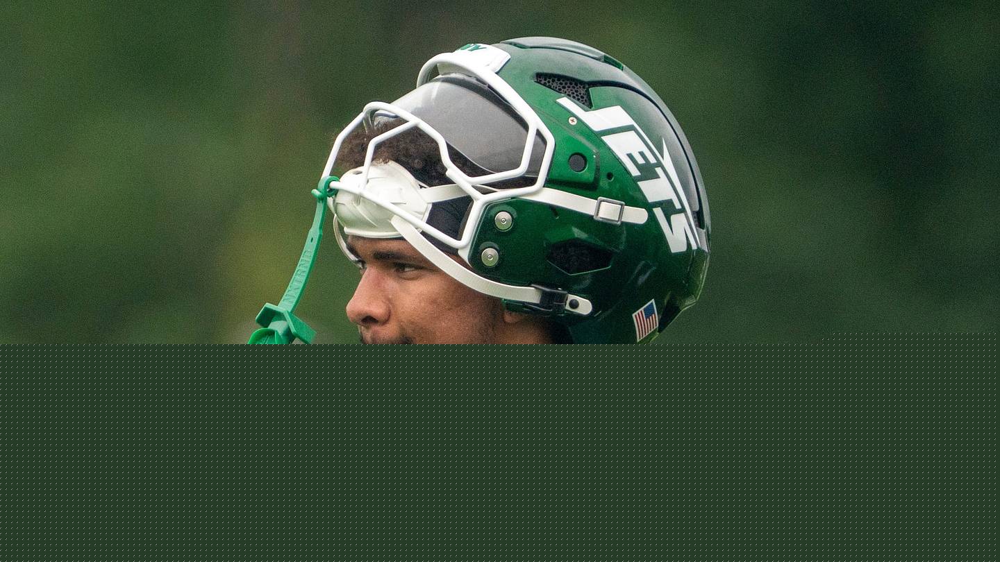Former Oregon Ducks Battling Injuries in NFL Training Camps