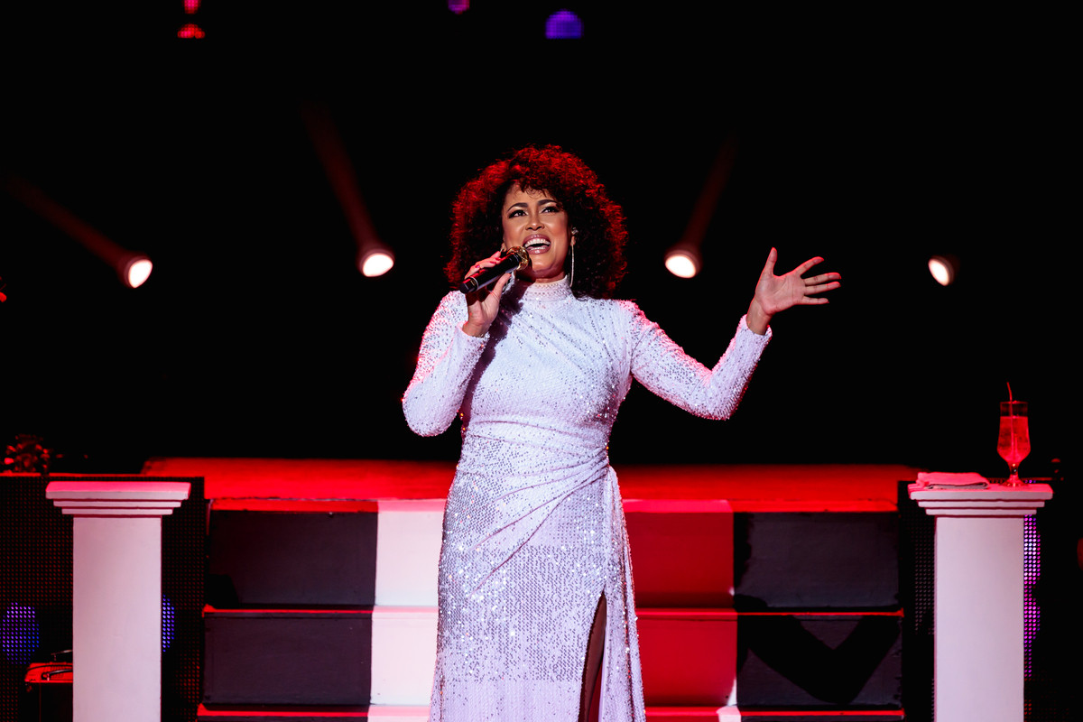 Dal sogno di una bambina durante l'apartheid a Sanremo, Belinda Davids celebra Whitney Houston con la Sinfonica: "La sua musica è amore"