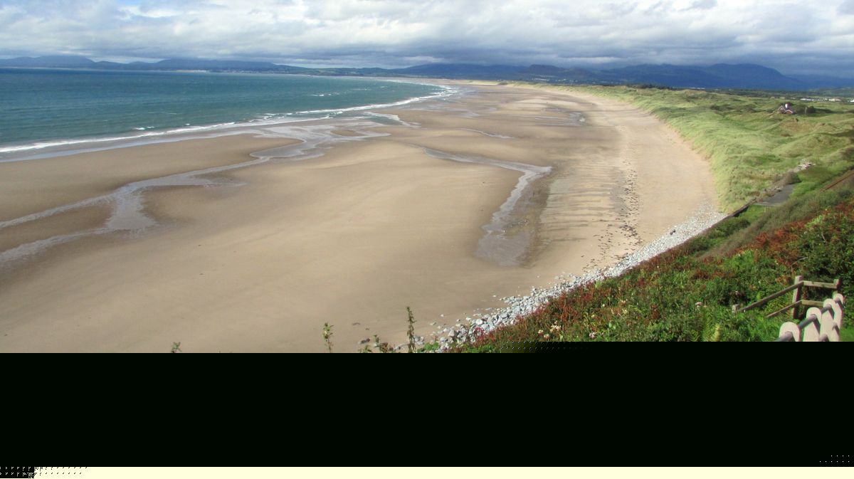 The seaside town in North Wales with ‘one of the UK’s best beaches' overlooked by a castle