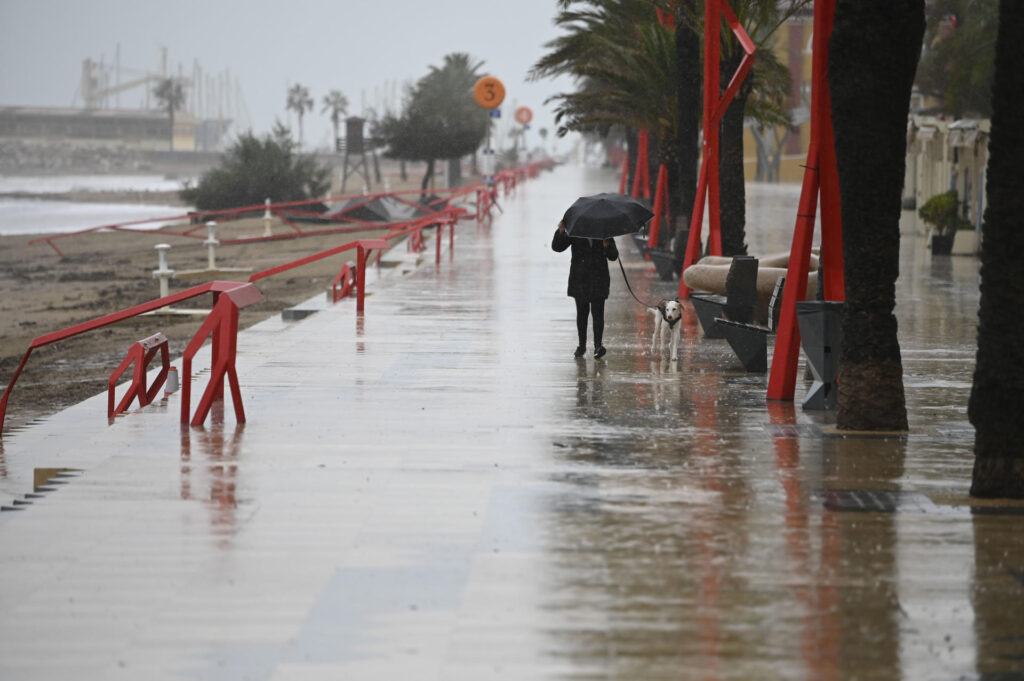 Alerta per tempesta i pluja al País Valencià: s’hi espera calabruix i ratxes de 80 km/h